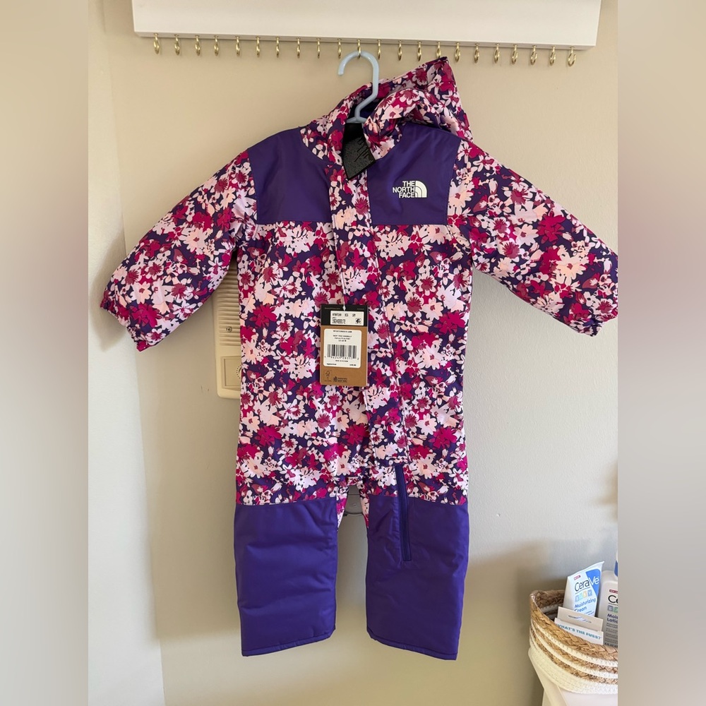 The North Face baby snowsuit 12-18M NWT